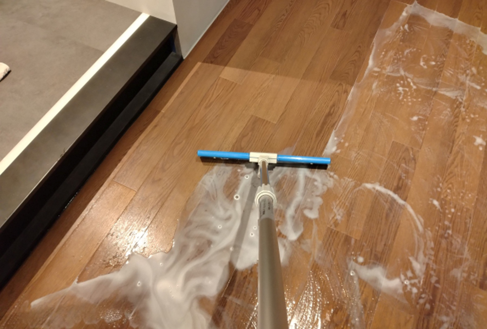 汚水回収は手作業 かっぱぎで