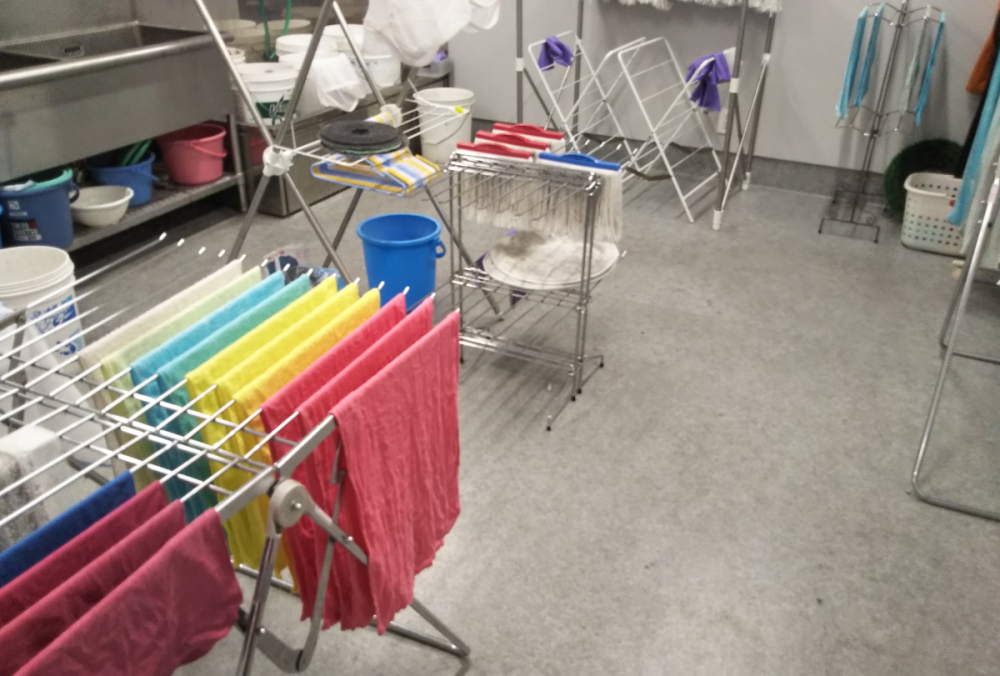 新宿センタービル内：洗濯乾燥室