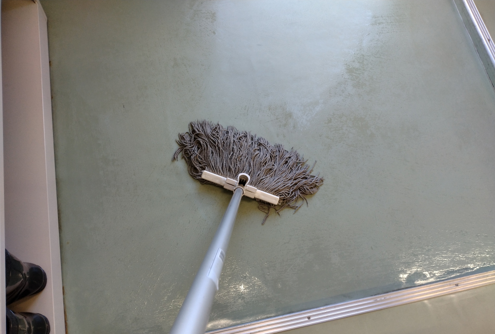 全てにやり残しがないか、拭く動作の中で確認もする