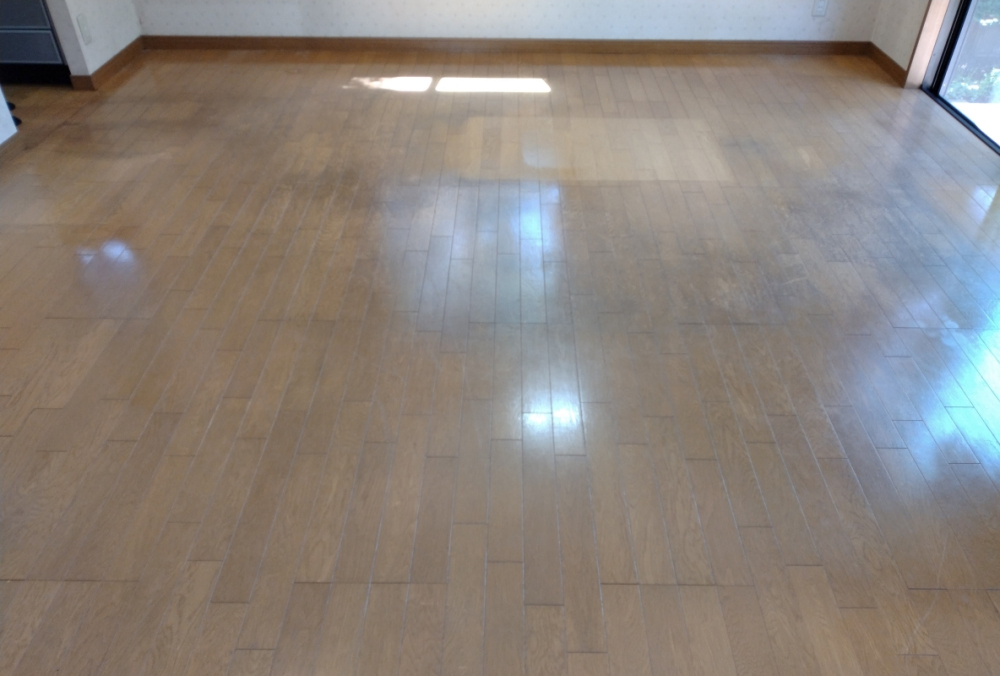 フローリングのワックス剥離：作業前