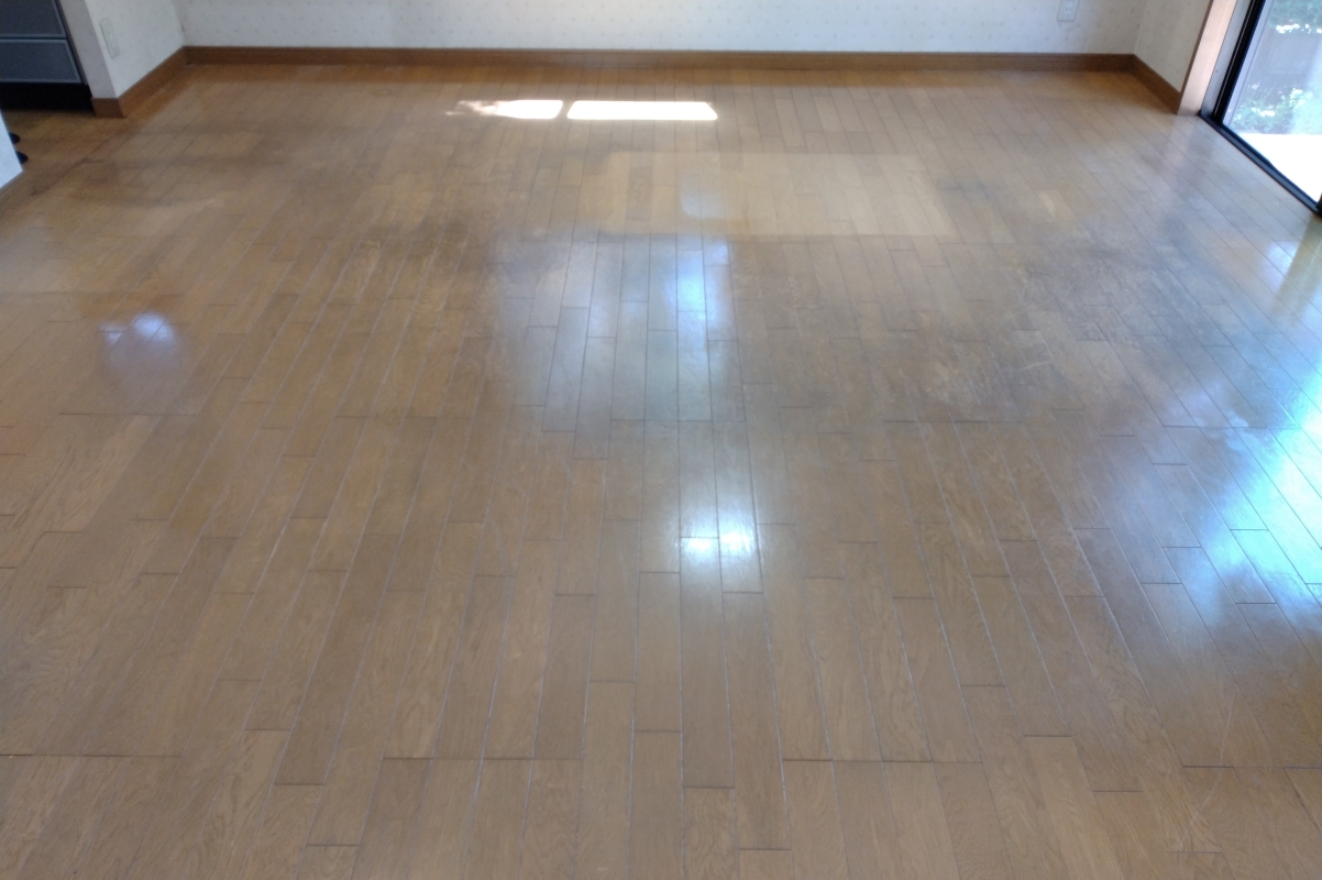 フローリングのワックス剥離:作業前