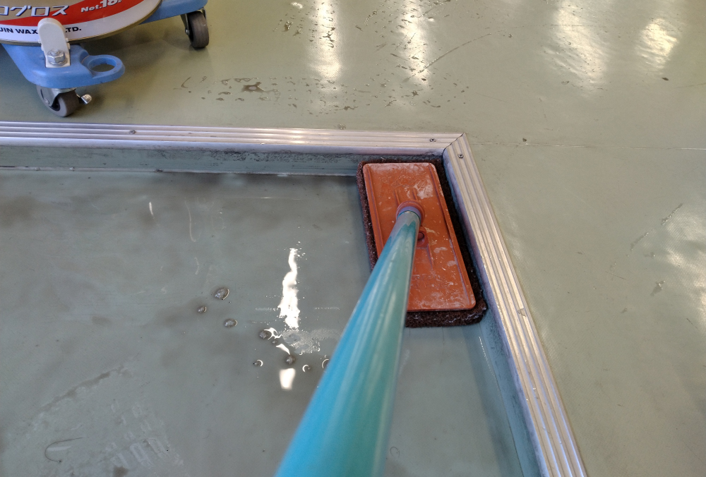 すみの擦り方に「汚れに入り込ませる“アクセント”」