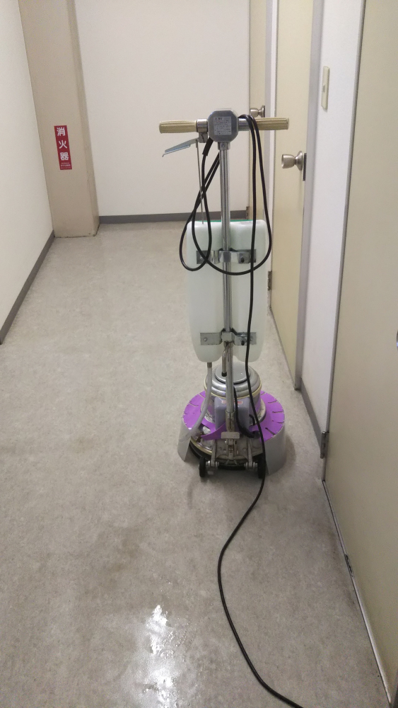 ポリッシャーを止め周りを観る余裕、落ちを確認